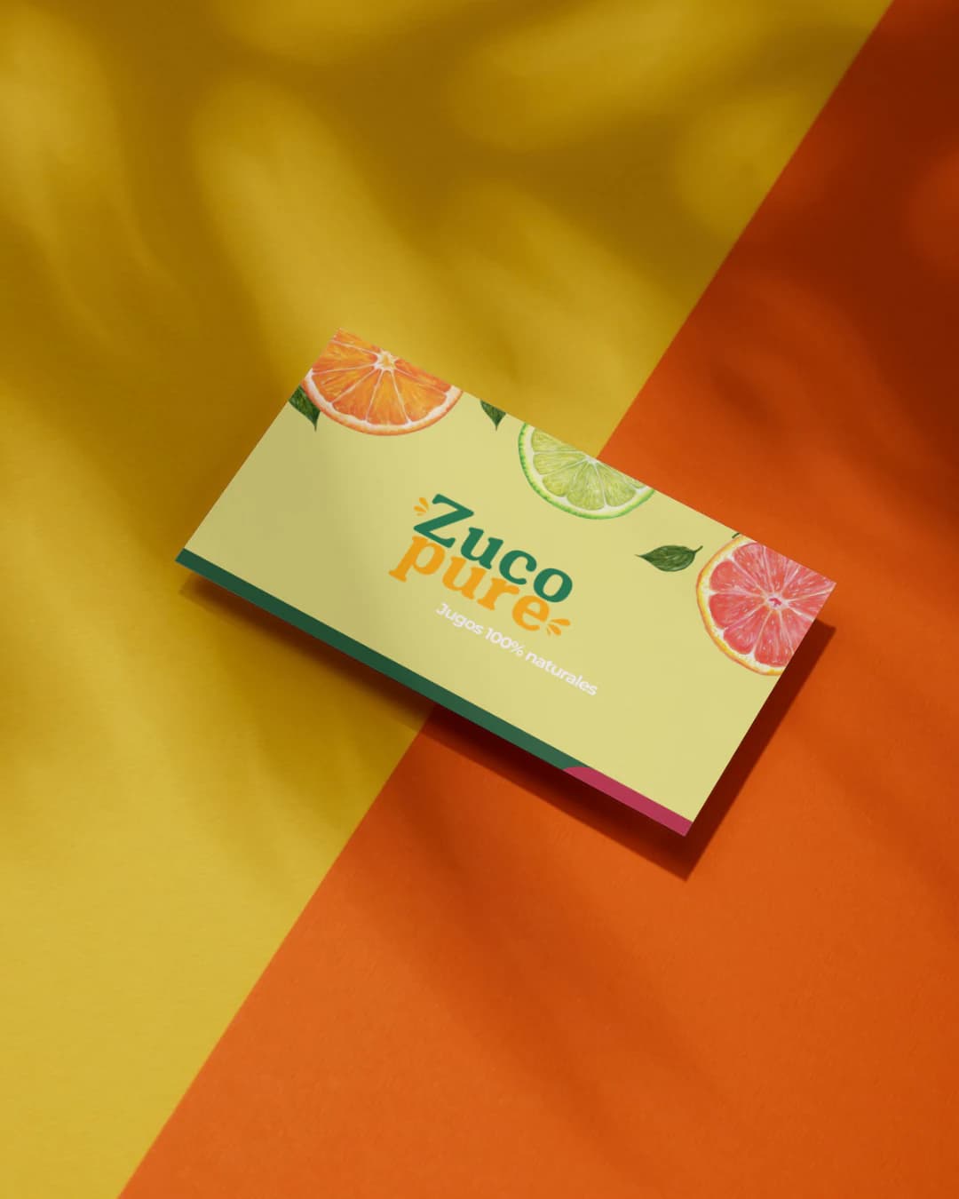 La tarjeta personal de Zuco Pure sobre un fondo amarillo y naranja